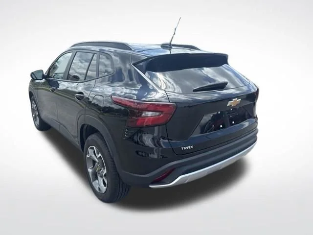 2025 Chevrolet Trax LT - Photo 3