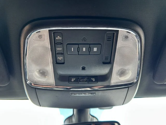 Used 2019 Bright White Clearcoat Jeep Altitude image 48
