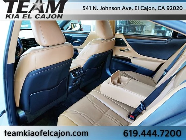 Used 2024 White Lexus 300h Ultra Luxury image 20