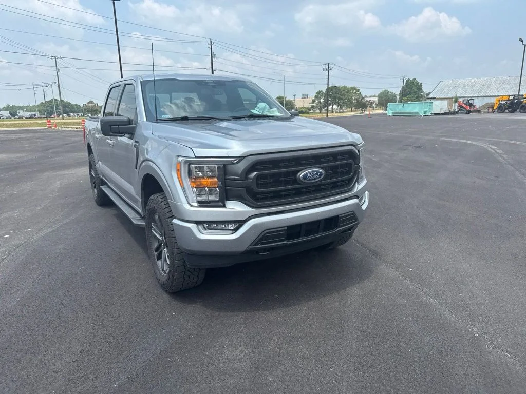 Used 2022 Silver Ford XLT image 2