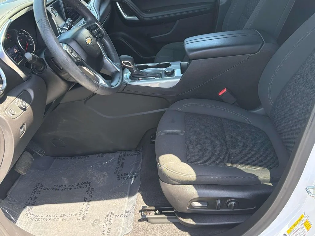 Used 2022 Summit White Chevrolet LT image 32