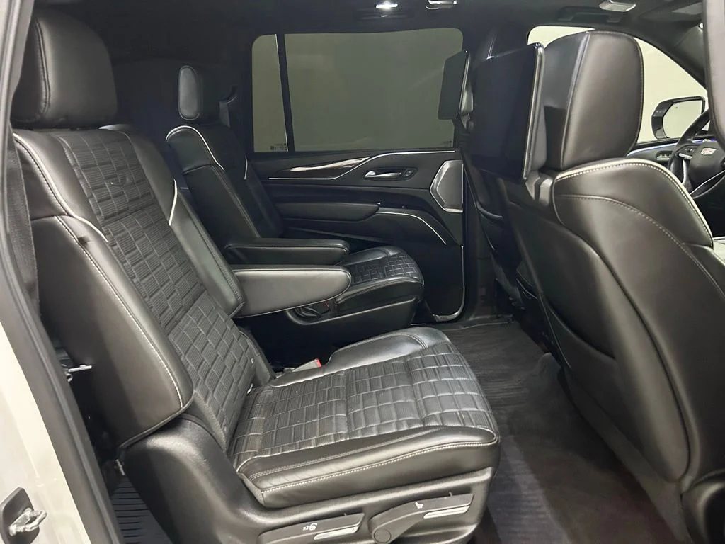 Used 2022 White Cadillac Sport Platinum image 19