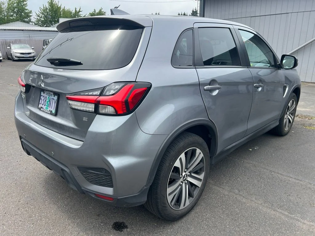 Used 2022 Gray Mitsubishi 2.0 SE image 4