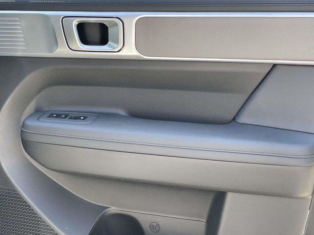New 2027 White Hyundai SEL AWD image 10