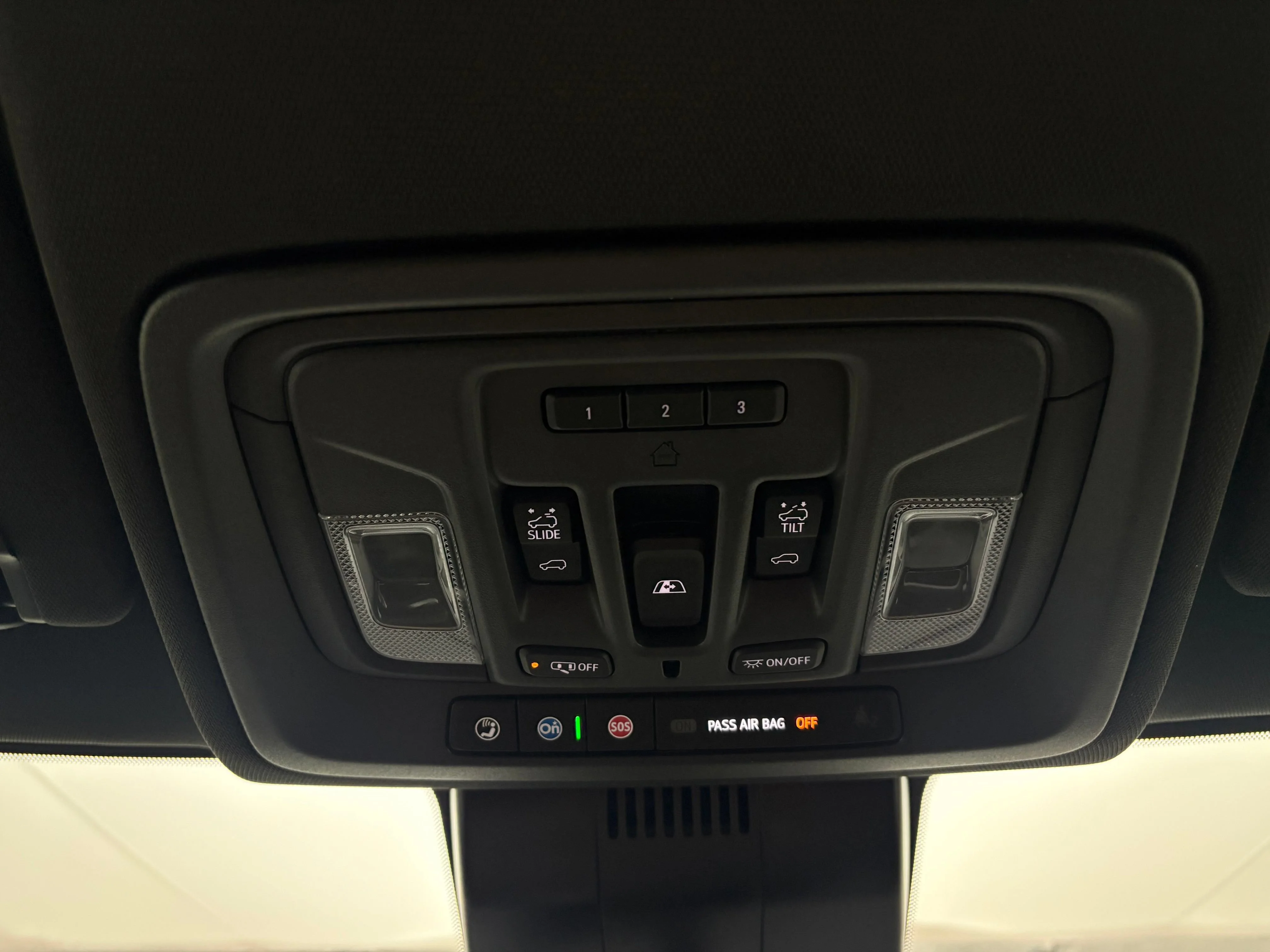 Used 2023 IRIDESCENT PEARL TRICOAT Chevrolet High Country image 37