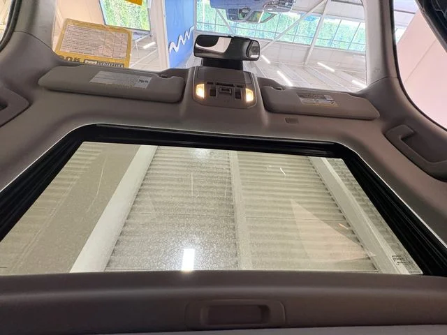 Used 2022  Toyota XLE image 20