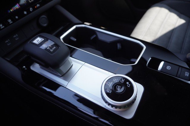 2025 Mitsubishi Outlander SE - Photo 28