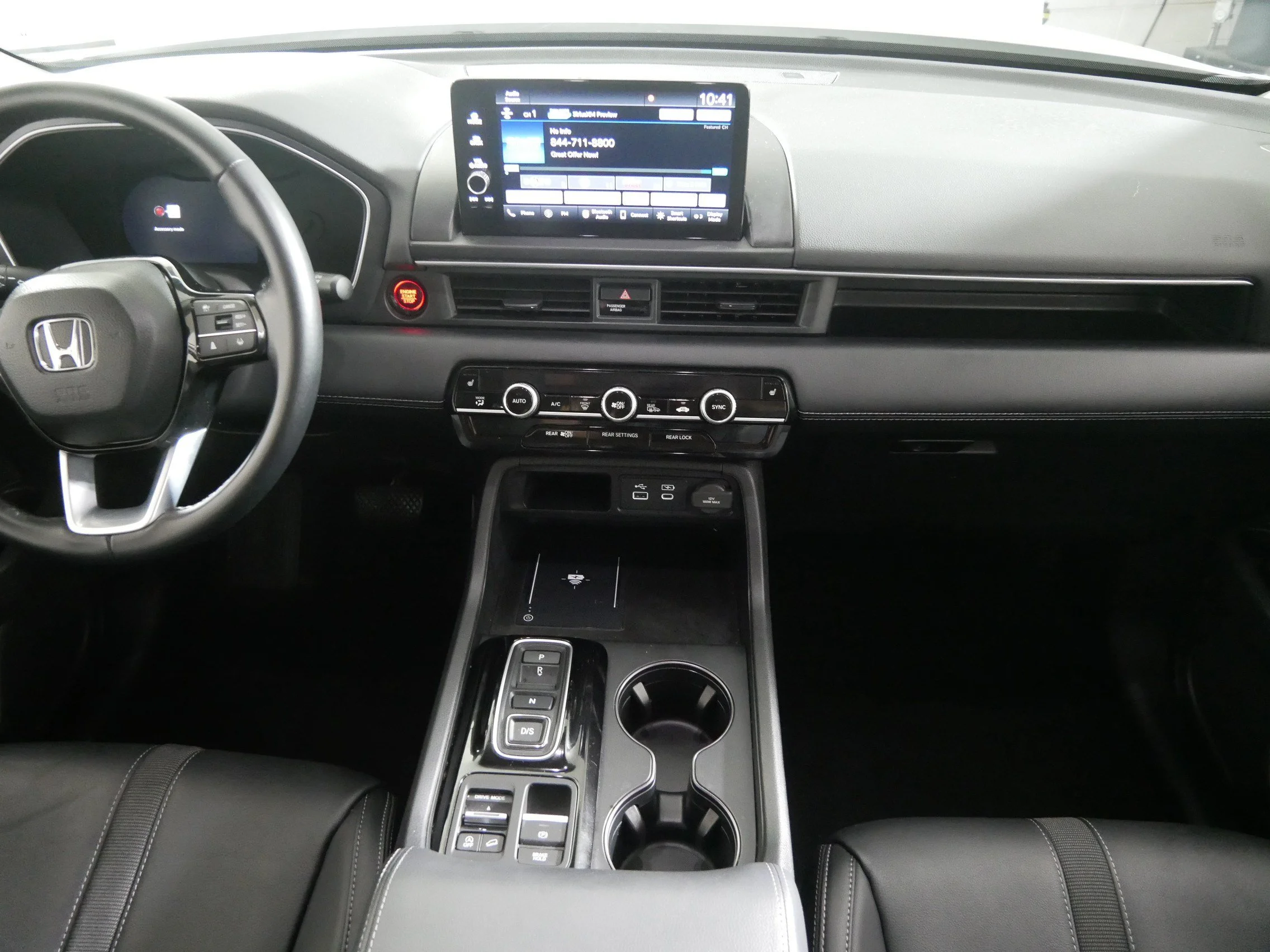 Used 2023 Platinum White Pearl Honda EX-L 8 Passenger image 10