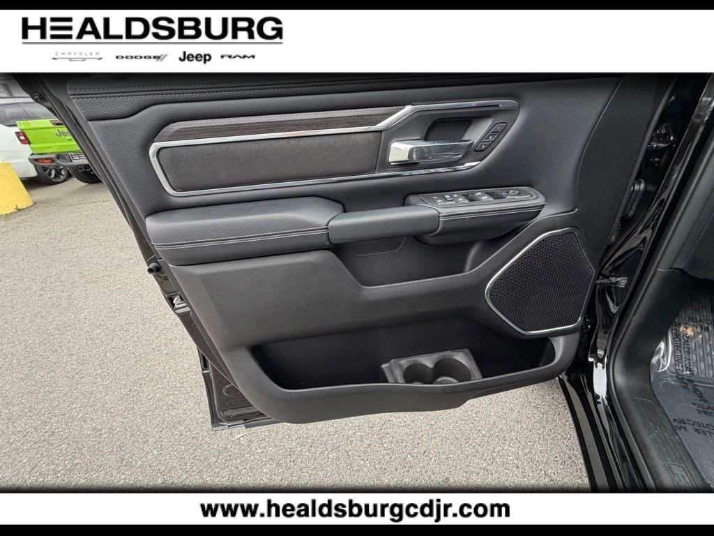 New 2026 Diamond Black Crystal Pearl-Coat Exterior Paint RAM Laramie image 10