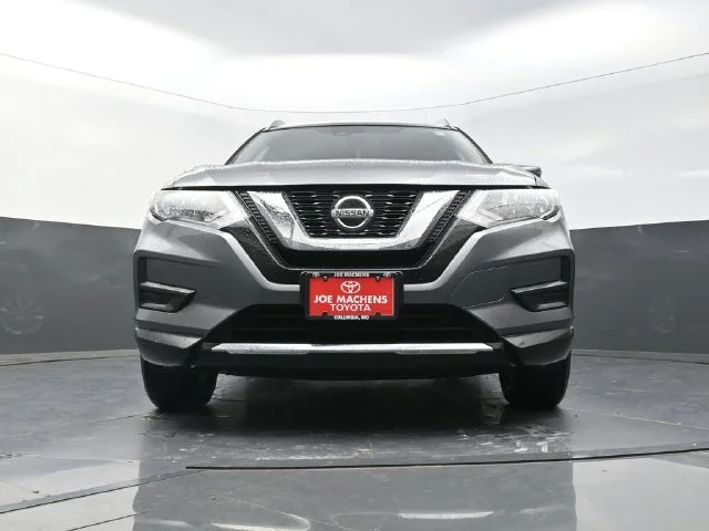 Used 2019 Gray Nissan SV image 32