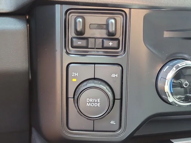 Used 2024 Gray Ford Platinum image 29