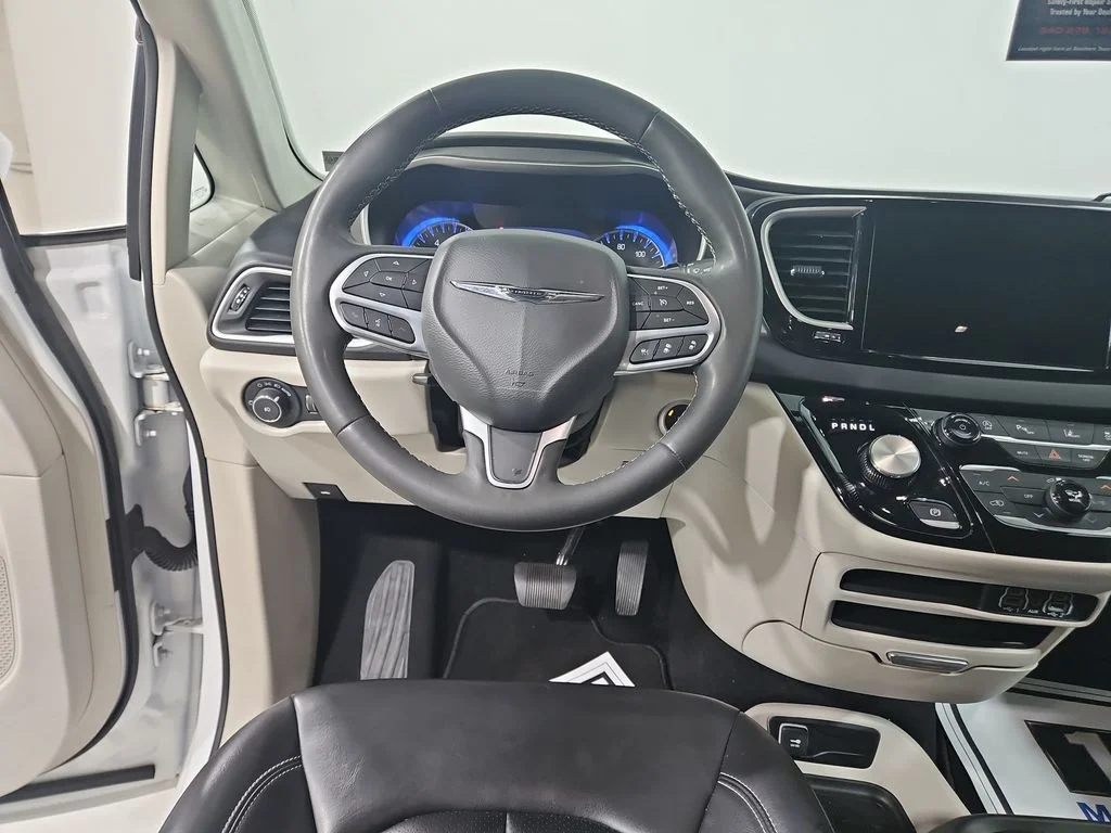 Used 2023 White Chrysler Touring L image 14