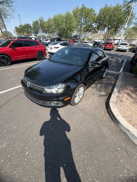 Used 2012 Black Uni Volkswagen Komfort image 3