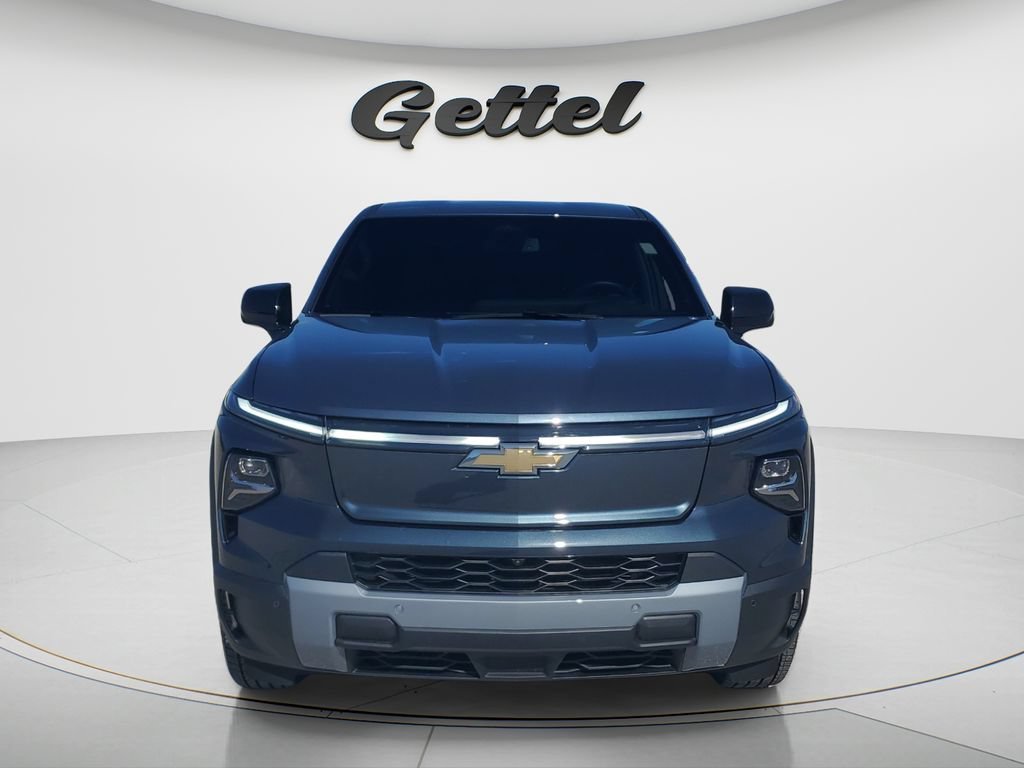 Used 2026 Blue Smoke Metallic Chevrolet LT - Standard Range image 16