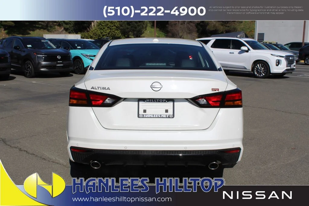 2025 Nissan Altima SR - Photo 8