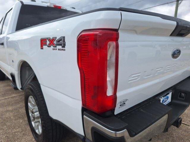 Used 2024 Oxford White Ford XLT image 27