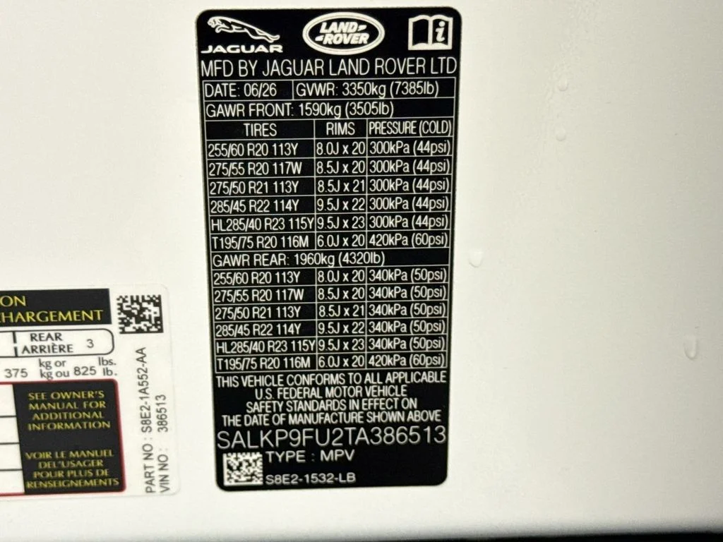 New 2026 Fuji White Land Rover SE image 34