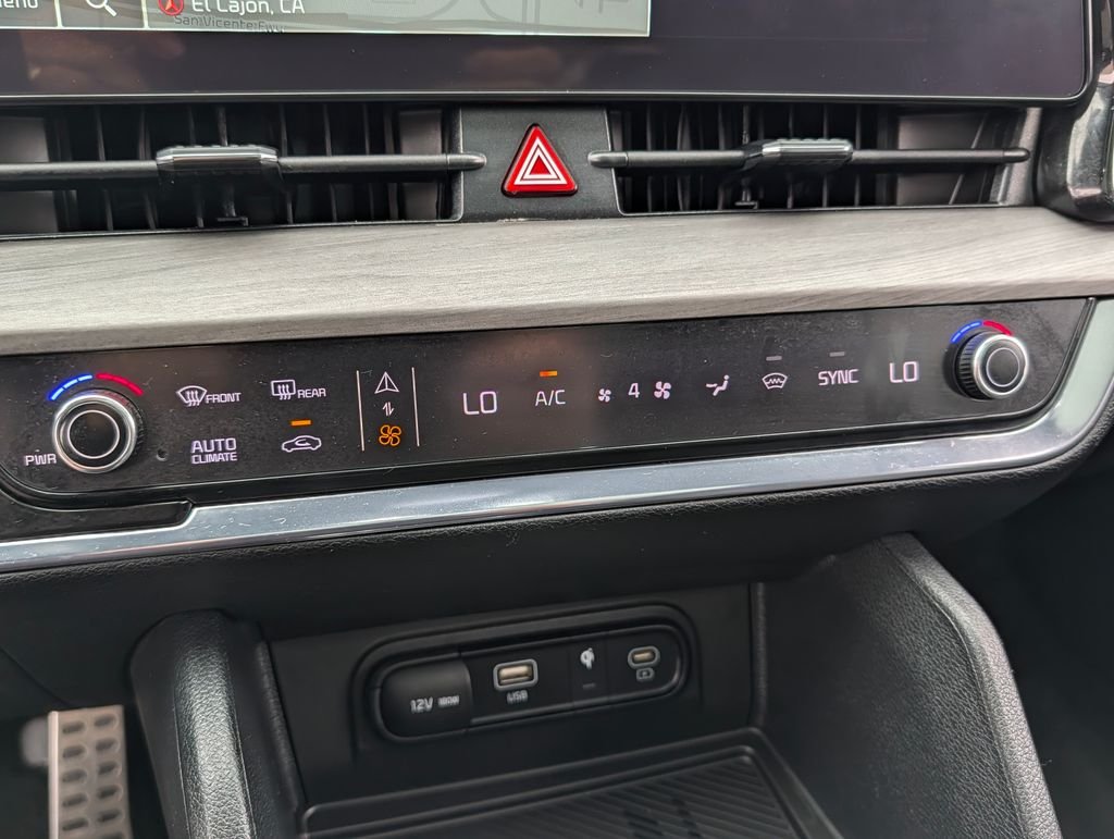 Used 2023 White Kia X-Pro Prestige image 28