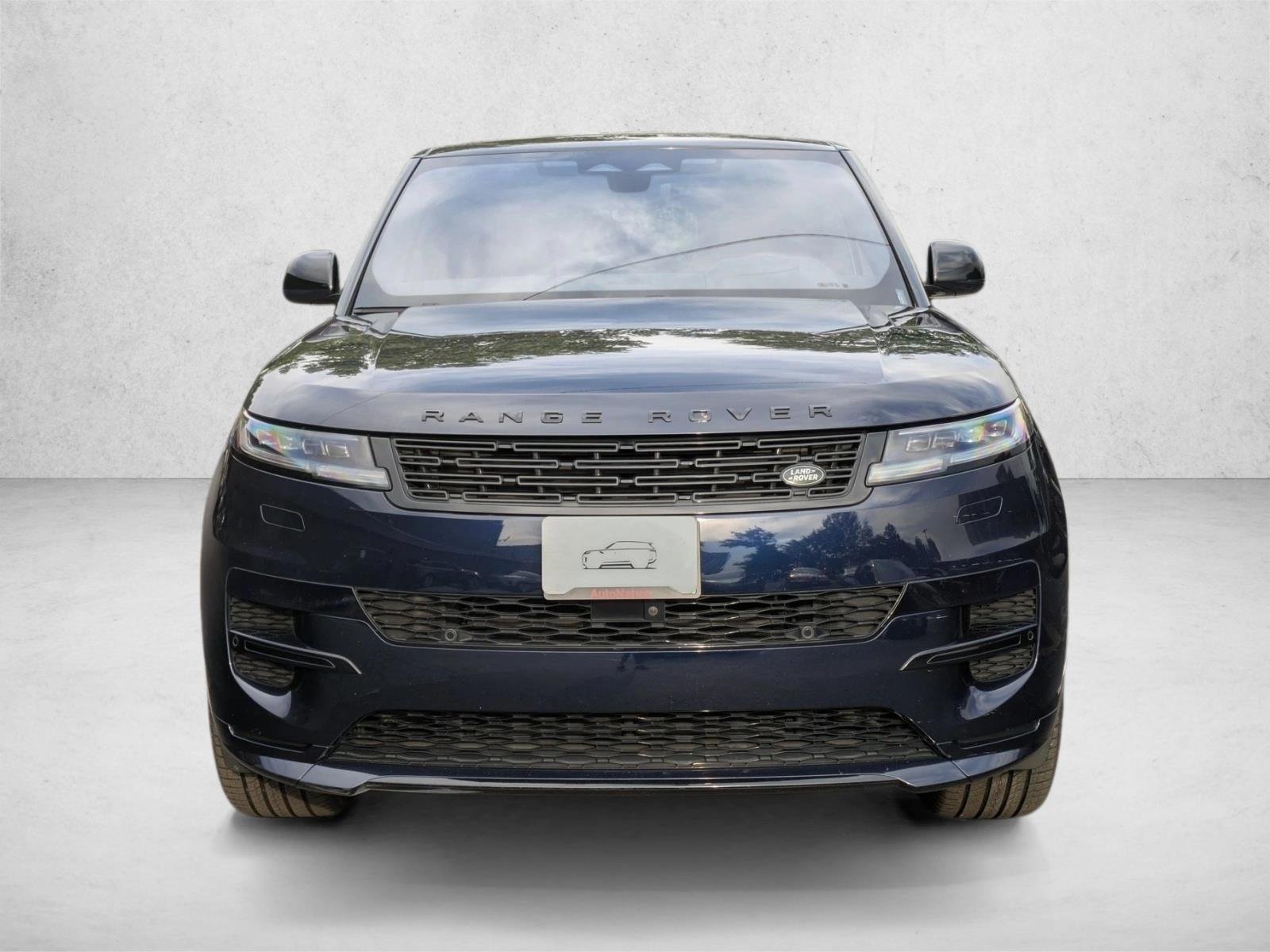 Used 2023 Portofino Blue Metallic Land Rover SE Dynamic image 2