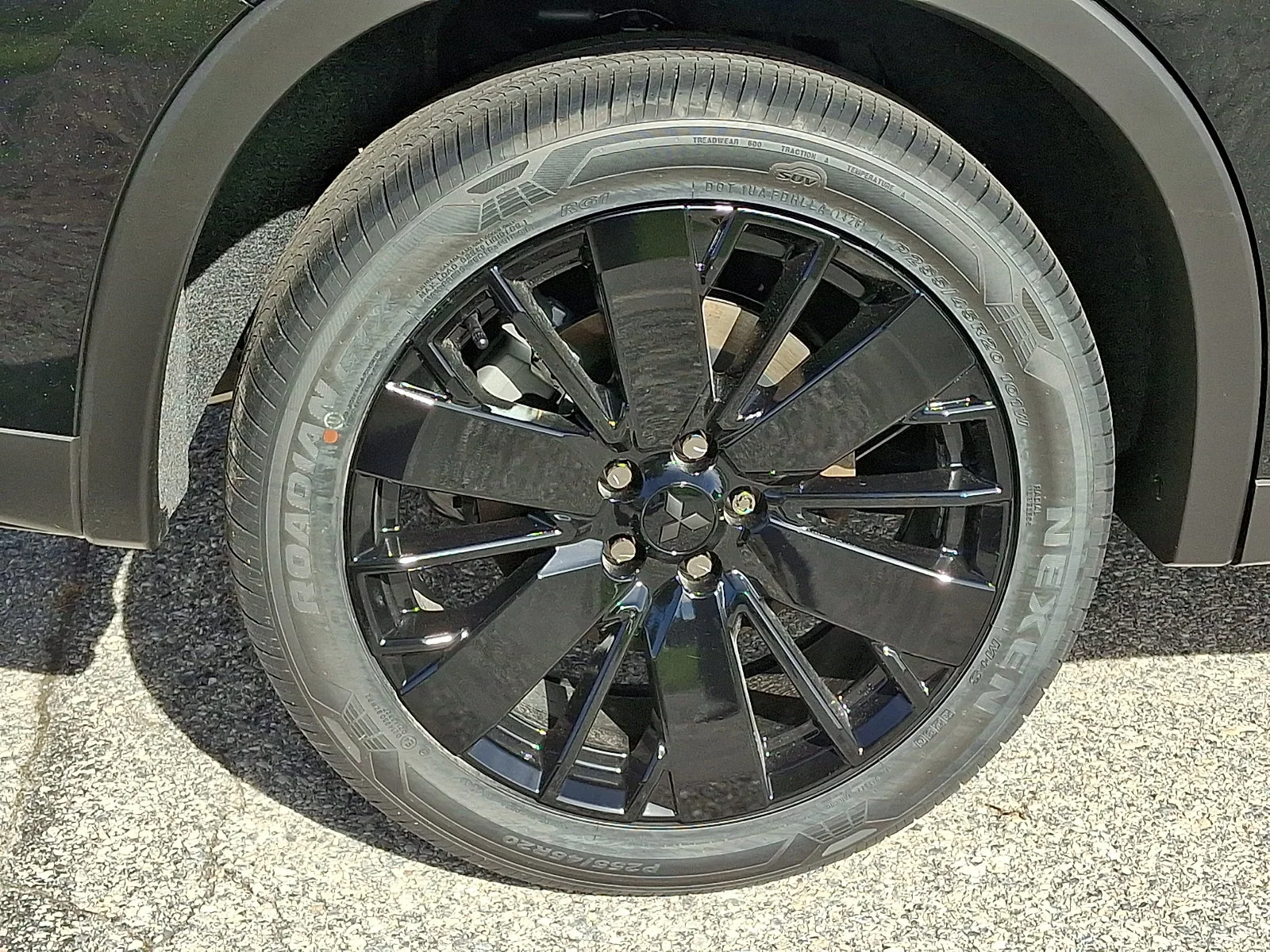 New 2026 Black Mitsubishi LE image 8