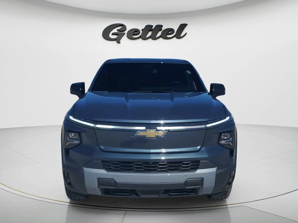 Used 2026 Blue Smoke Metallic Chevrolet LT - Standard Range image 16