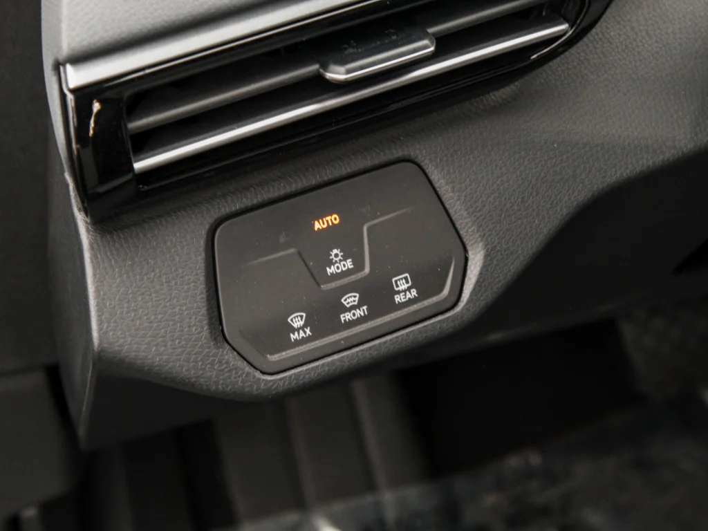 Used 2025 silver mist metallic Volkswagen Pro image 10