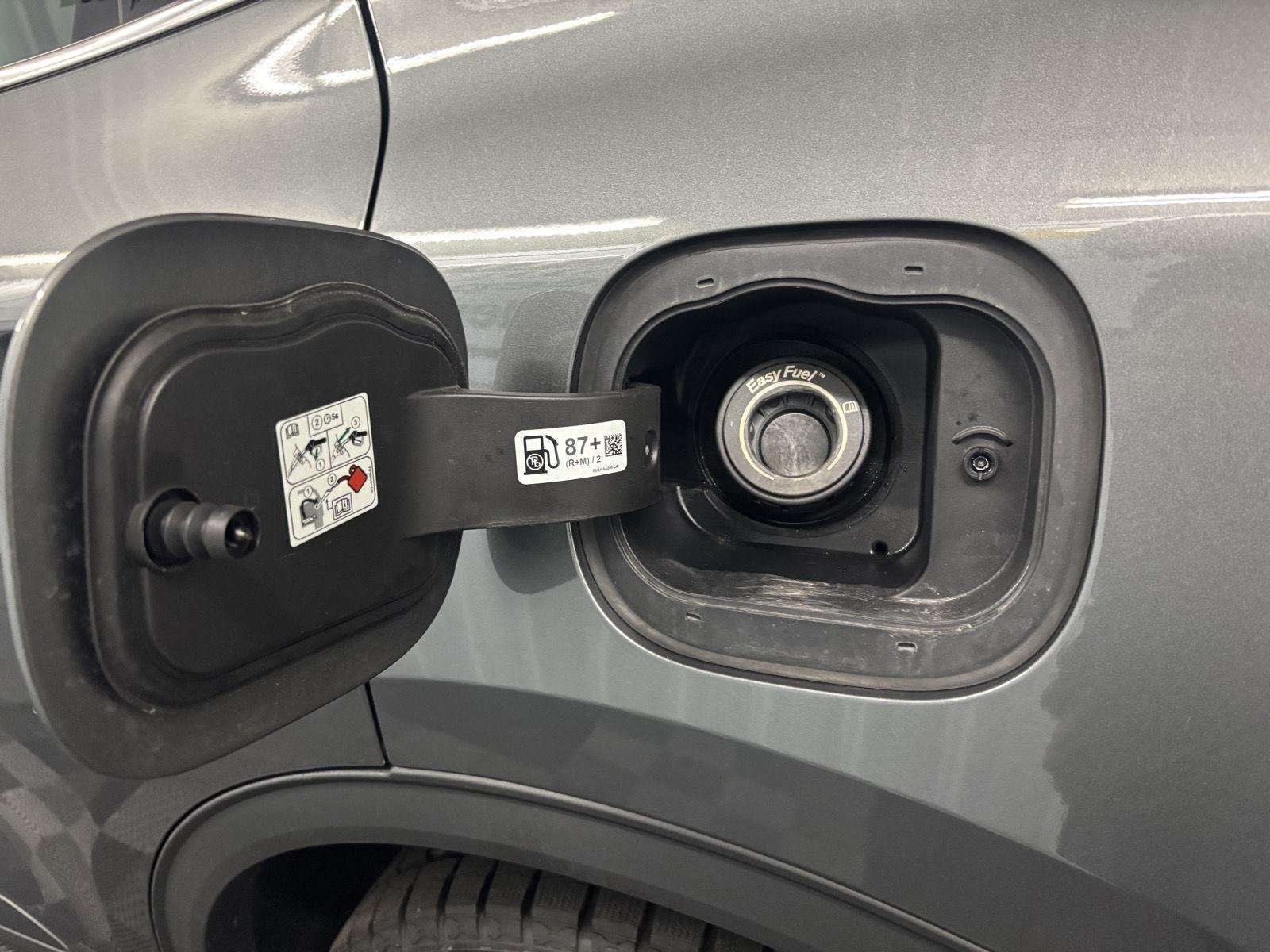 Used 2025 Carbonized Gray Metallic Ford Platinum image 45