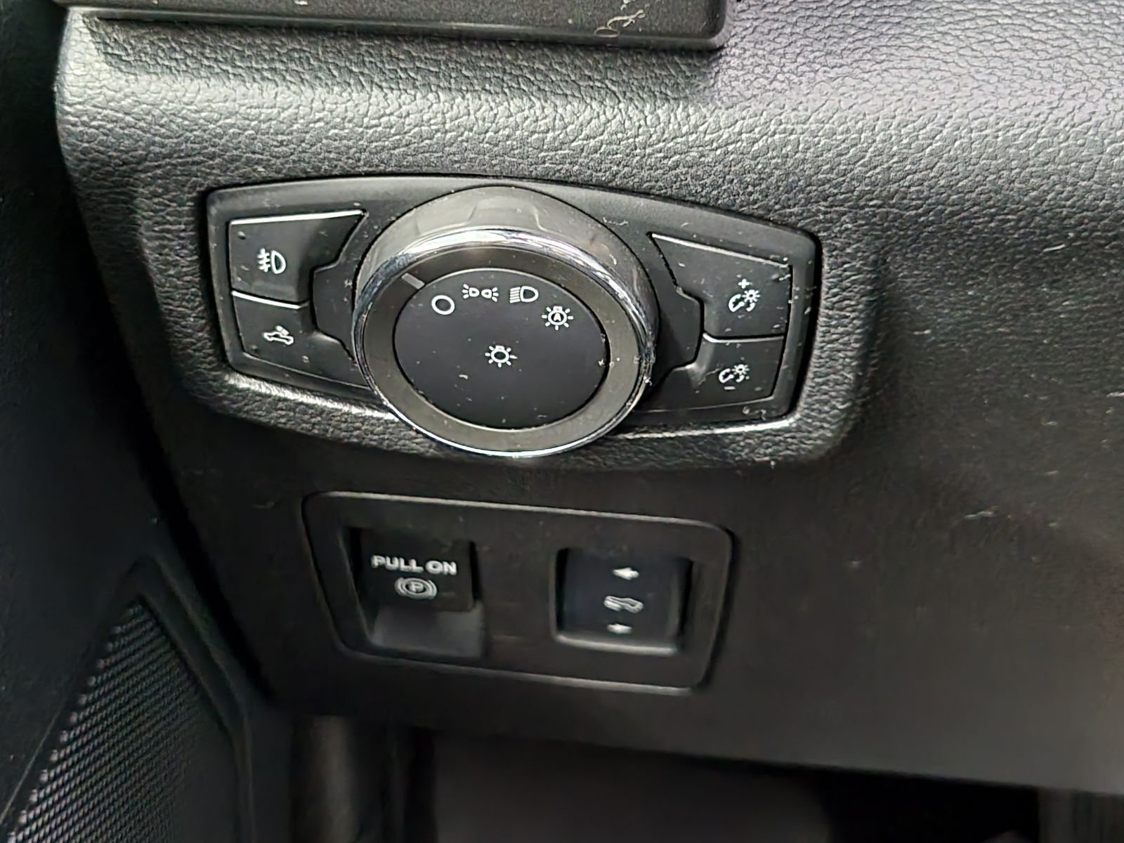 Used 2017 Red Ford XLT image 15