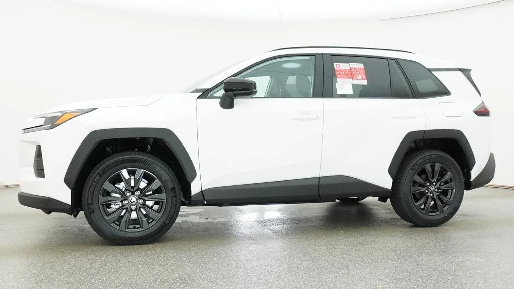 New 2026 Ice Cap Toyota XLE Premium image 4