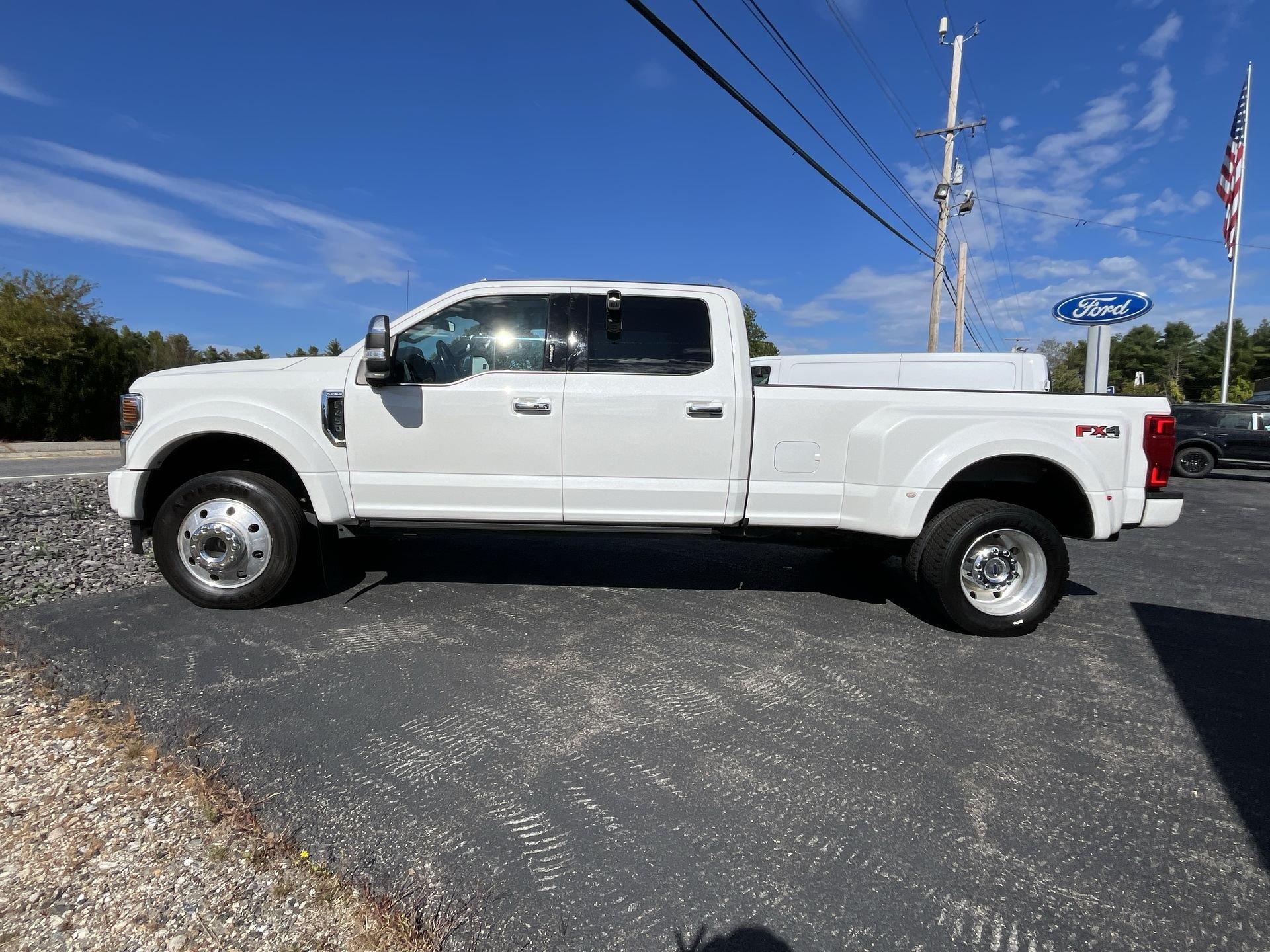 Used 2021 Star White Ford Platinum image 14