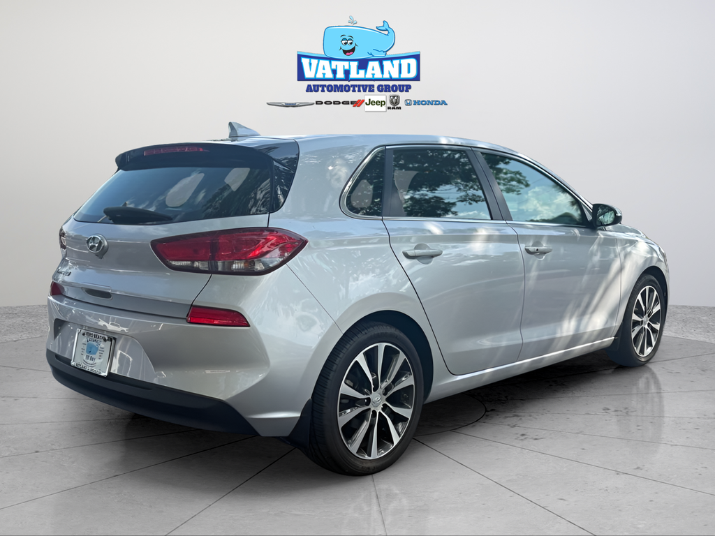 Used 2018 Silver Hyundai Base image 5