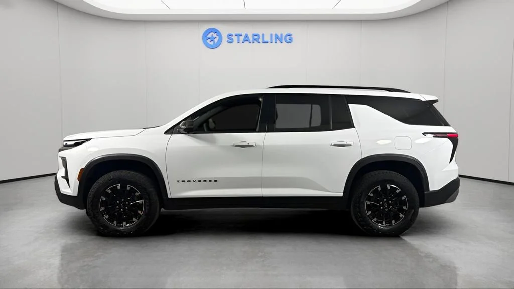Used 2024 Summit White Chevrolet Z71 image 3