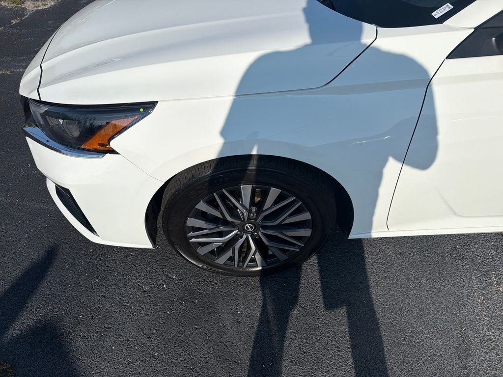 Used 2025 White Nissan 2.5 SV image 10