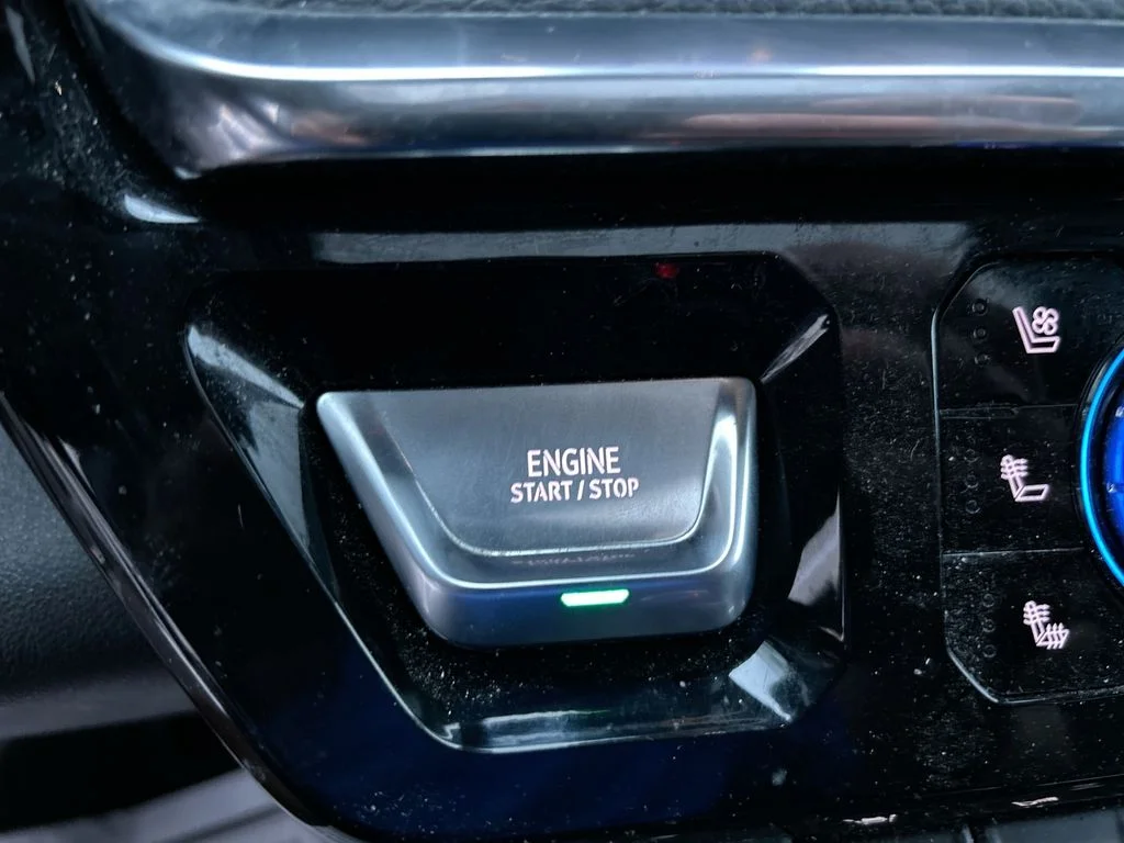 Used 2023 White GMC Denali image 20