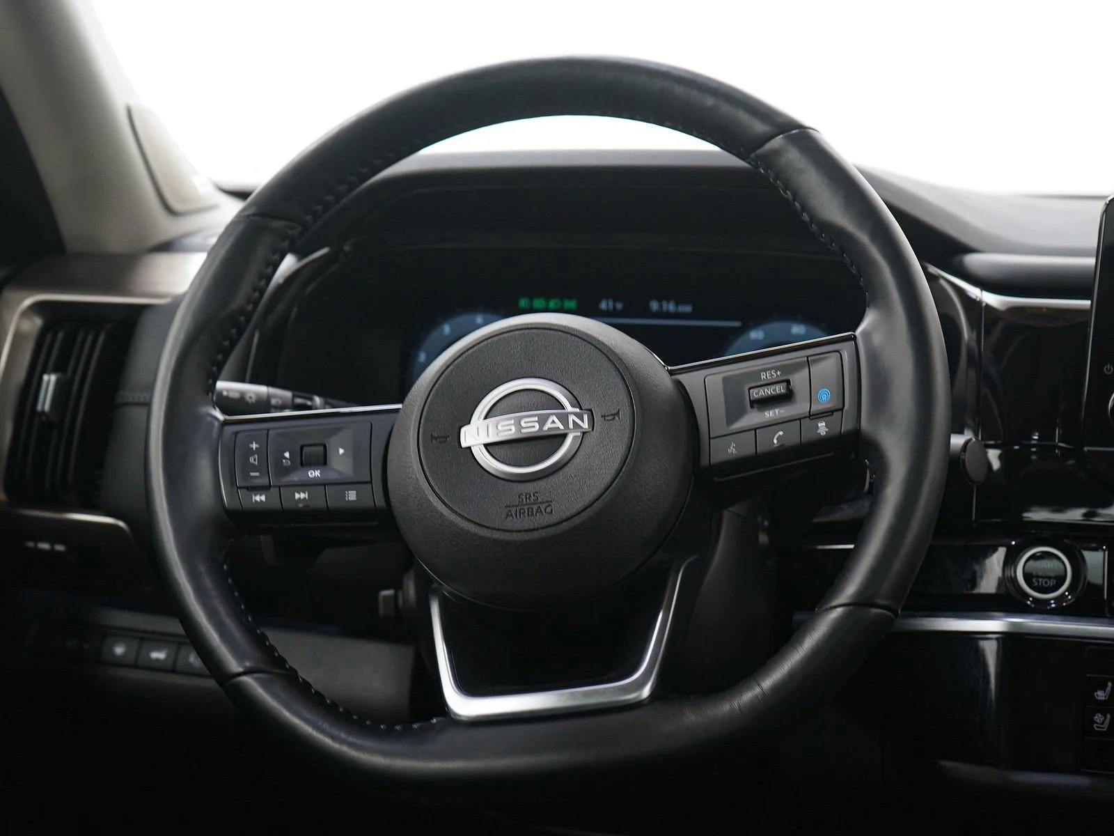 Used 2024 Scarlet Ember Nissan Platinum image 16