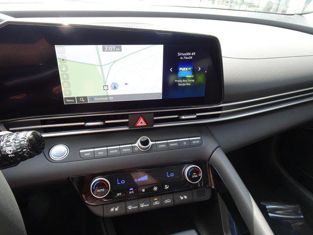 2025 Hyundai Elantra Limited - Photo 14