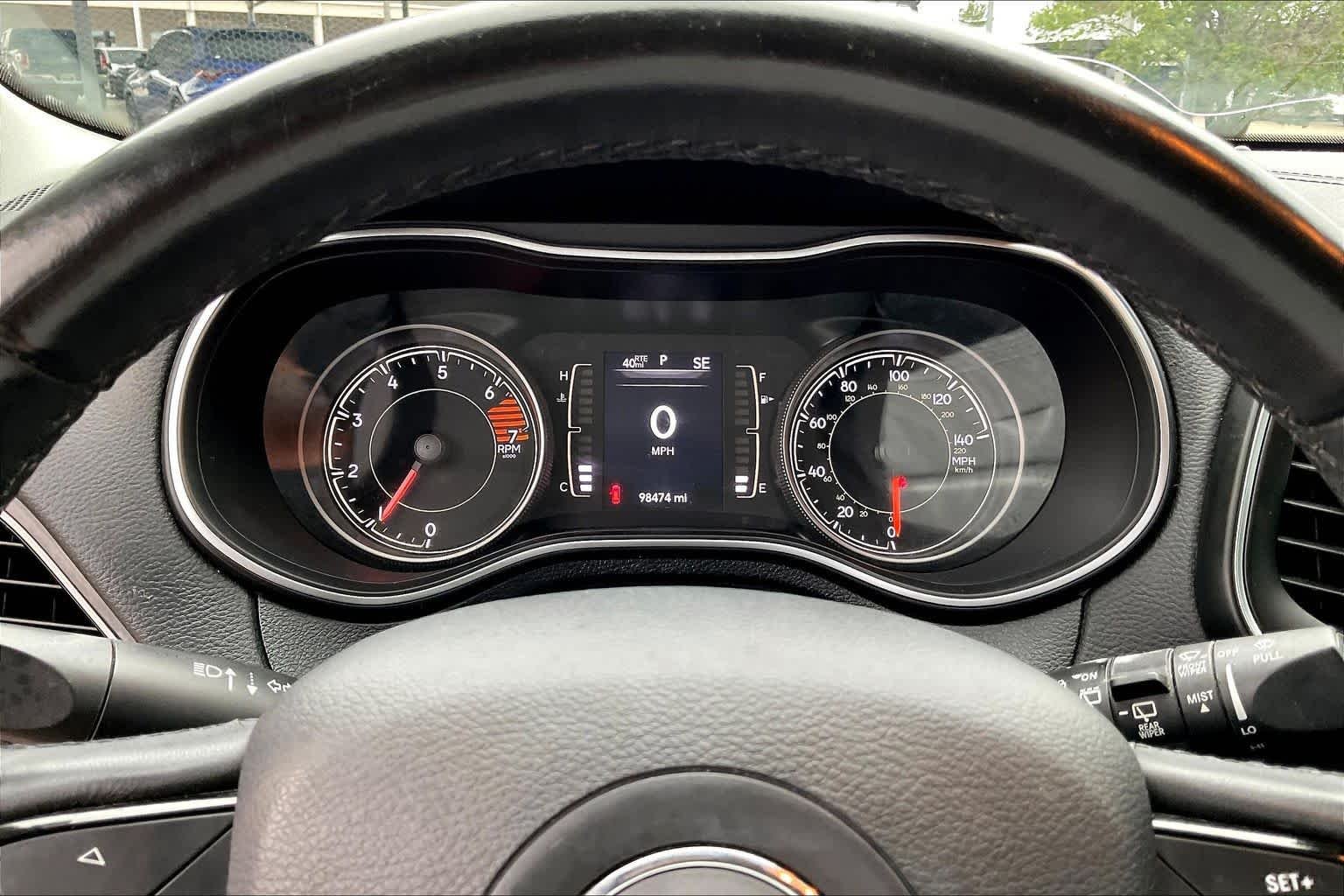 Used 2019 Granite Crystal Metallic Clearcoat Jeep Altitude image 25