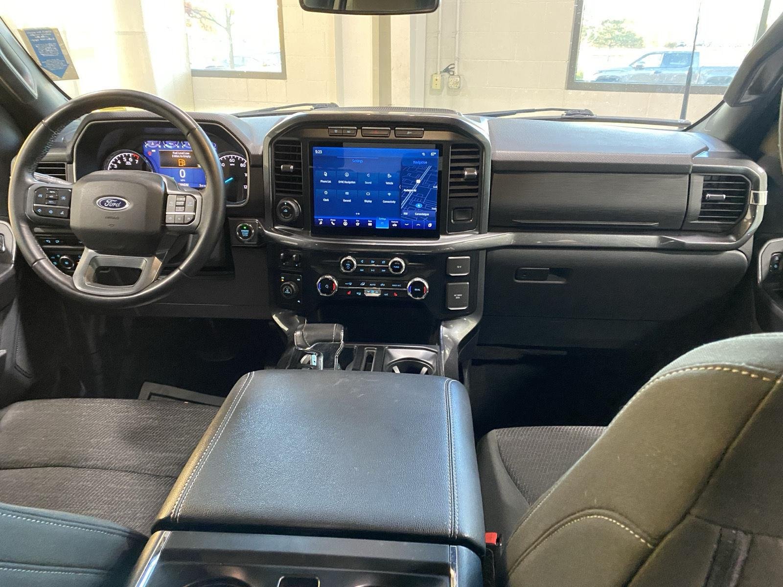 Used 2023 Avalanche Gray Ford XLT image 15