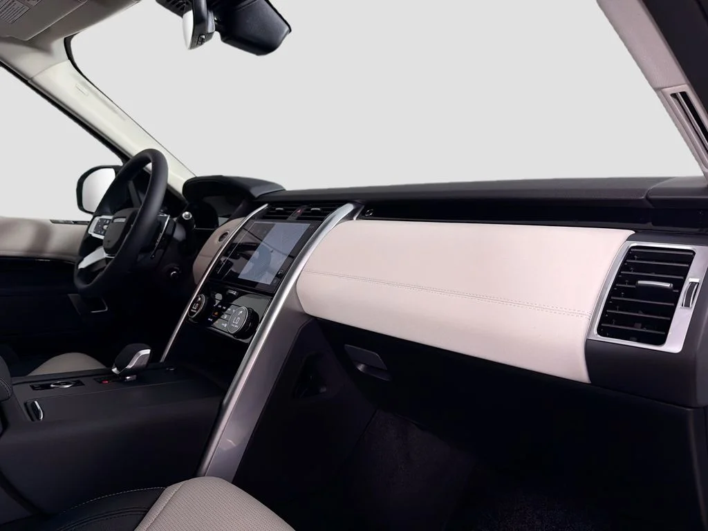 New 2026 Fuji White Land Rover S image 31