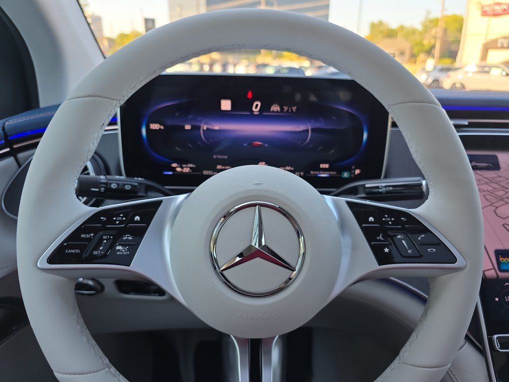New 2027 Polar White Mercedes-Benz 320+ SUV image 20