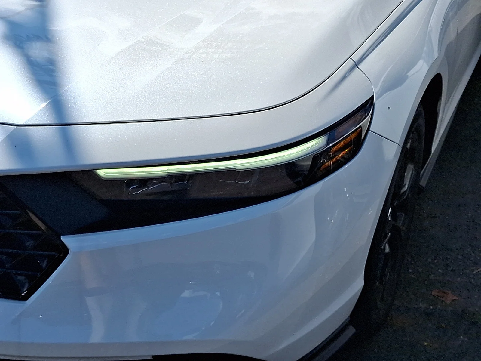 Used 2025 Platinum White Pearl Honda SE image 9