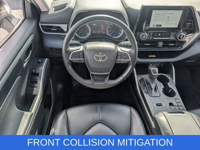 Used 2023 Beige Toyota XLE image 7