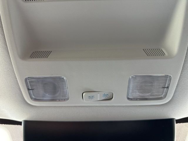 New 2025 Space White Metallic Ford XLT image 31