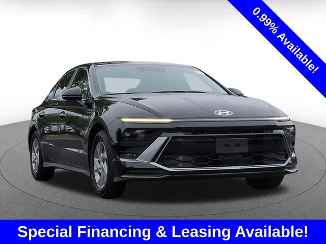 Used 2026 Black Hyundai SE image 1