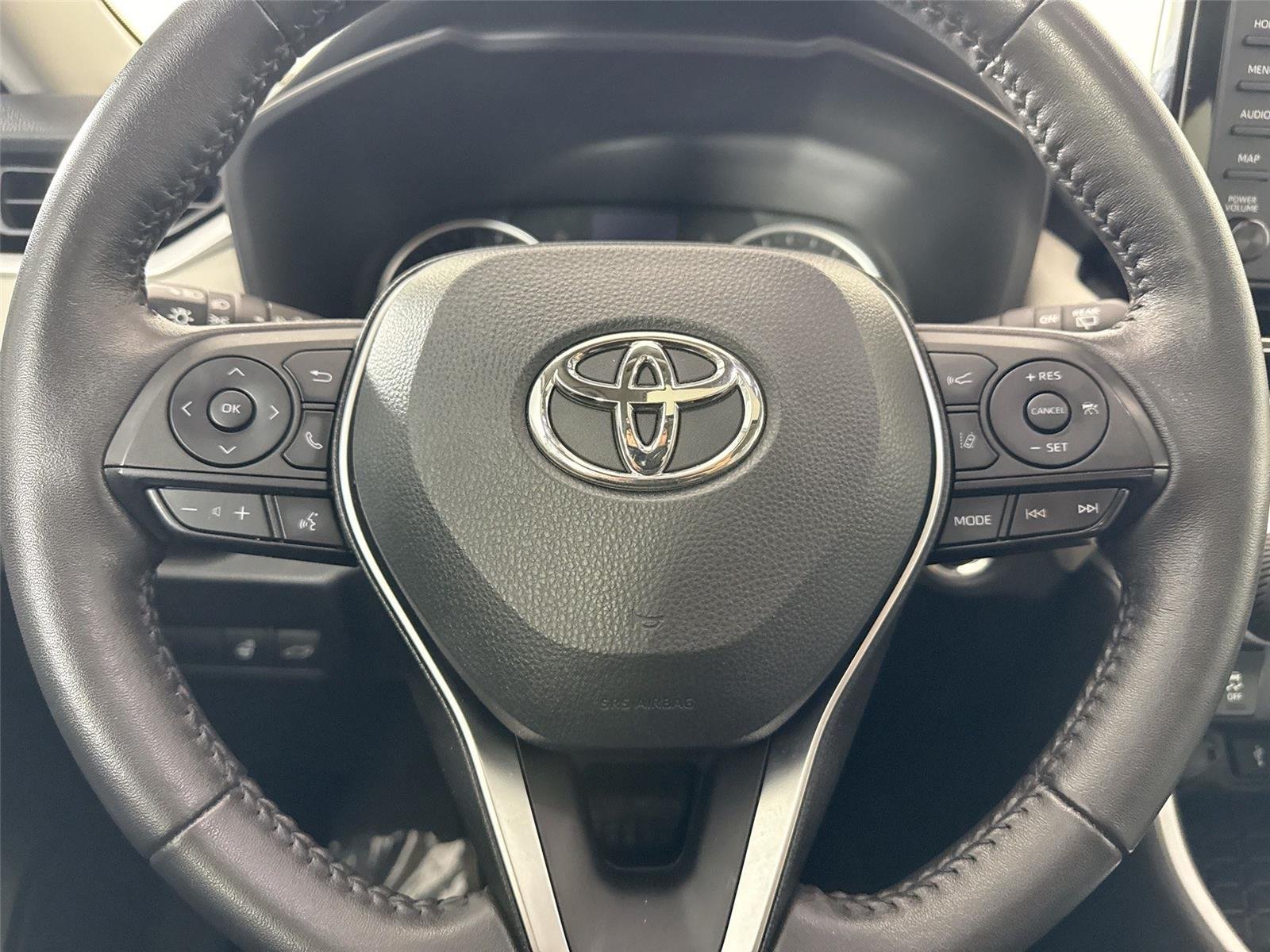 Certified Used 2022 Midnight Black Metallic Toyota XLE Premium image 16