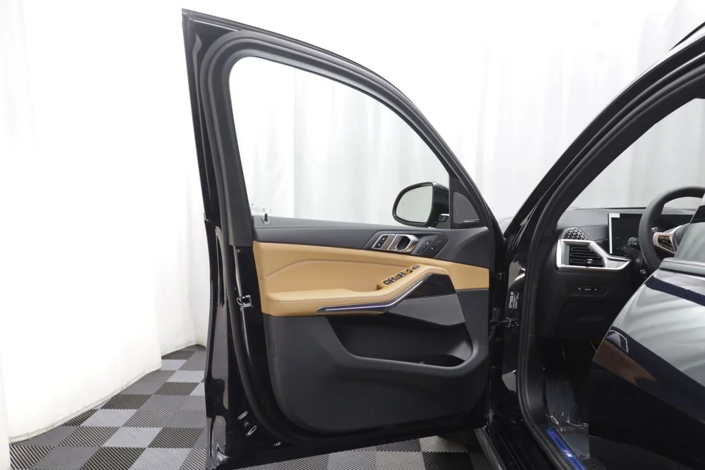 New 2026 Black BMW xDrive40i image 5