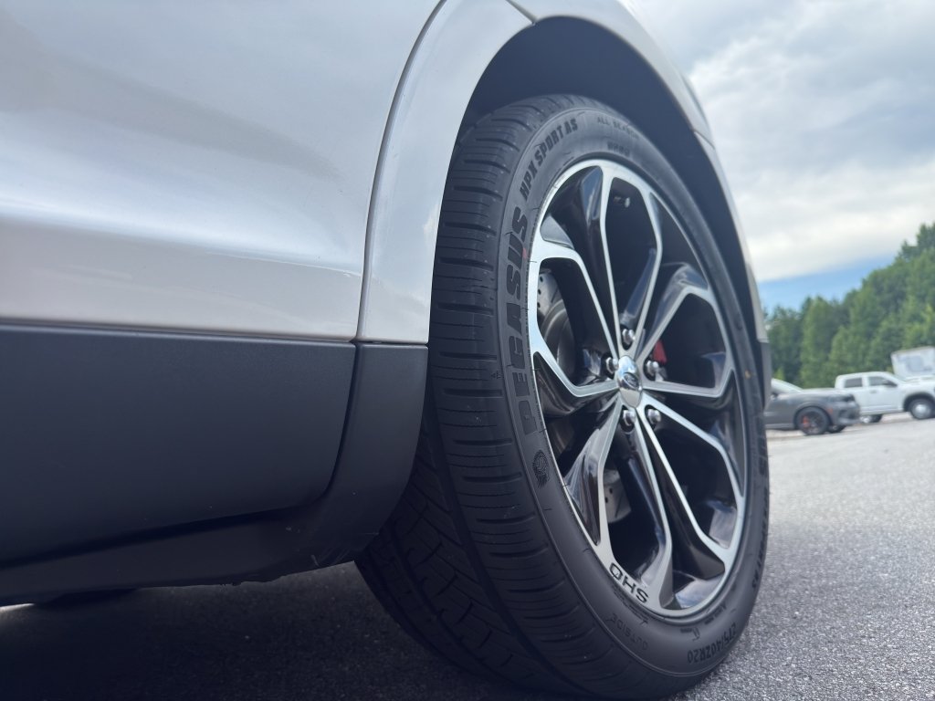 Used 2013 White Platinum Metallic Tri-Coat Ford SHO image 13