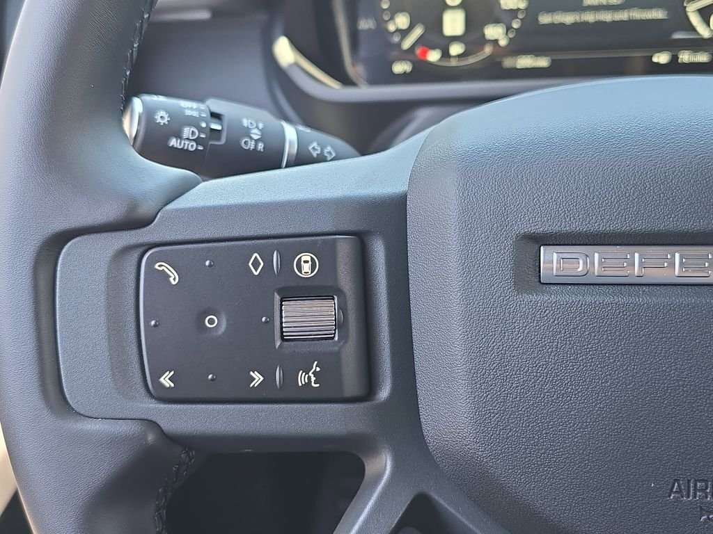 2026 Land Rover Defender X-Dynamic SE - Photo 17