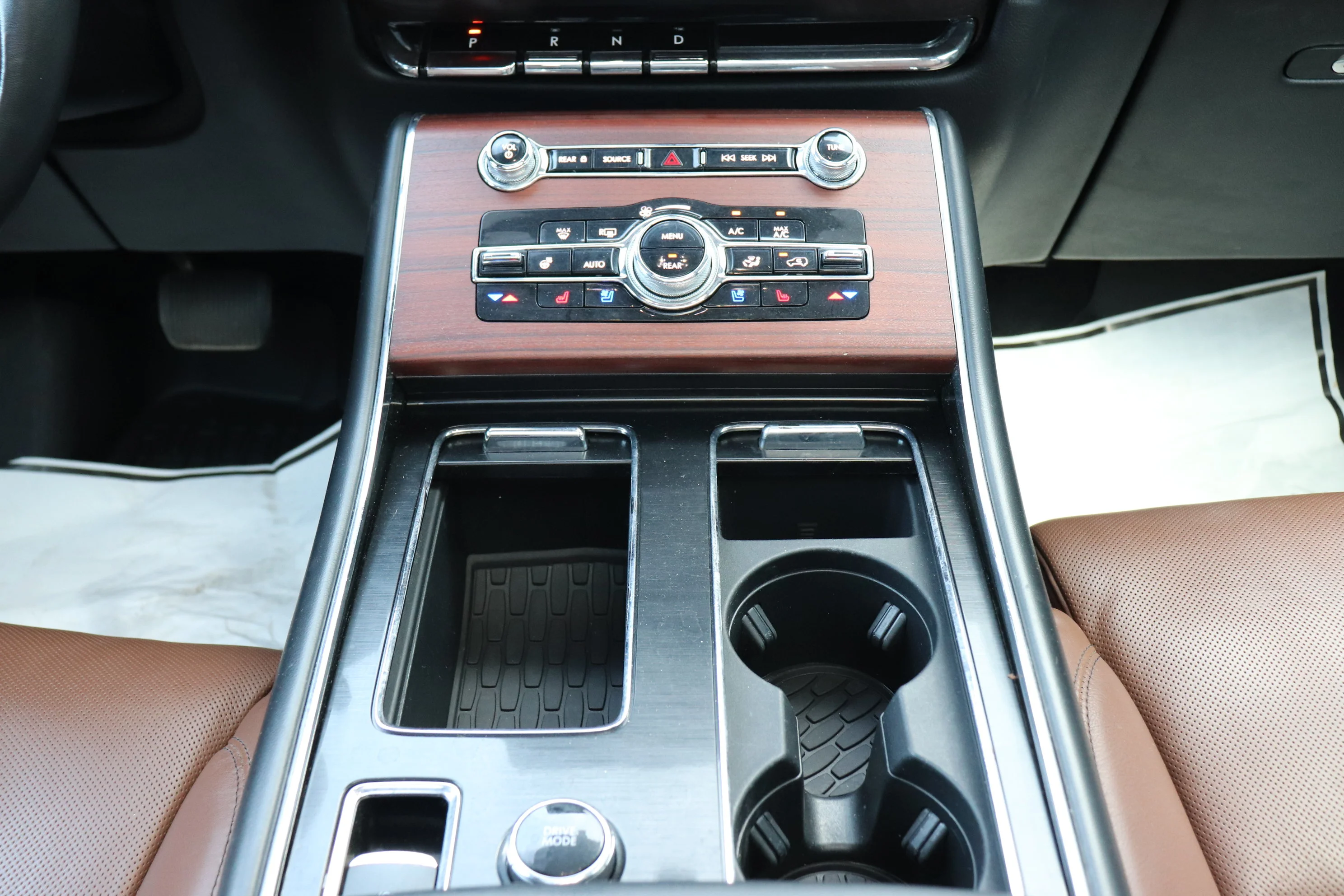 Certified Used 2023 Black Lincoln Reserve image 13