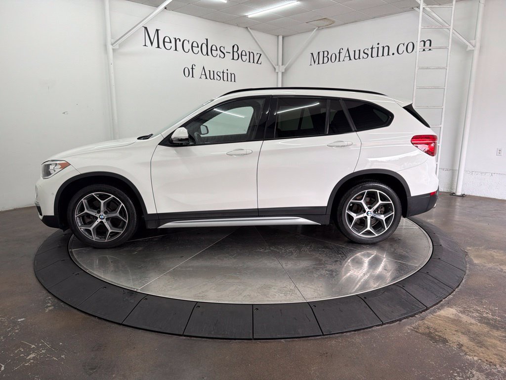 Used 2017 White BMW sDrive28i image 4